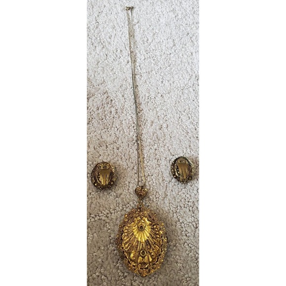 West Germany Glass Transfer ware Courting Couple Cameo Necklace Clip Earrings - Picture 4 of 9